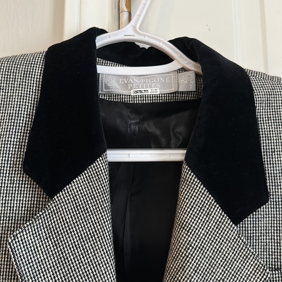 🧥 SOLD 🧥 Women’s Velvet Collar Hounds Tooth Blazer Size 2 - Picture 2 of 7